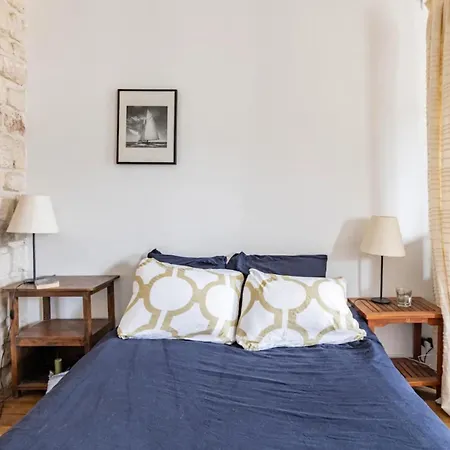 Bright 40m With Old World Charm In * Paris