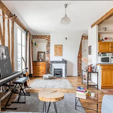 Bright 40m With Old World Charm In * Paris
